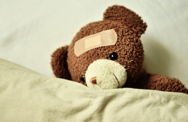 Bild mit einem verletzten Teddybär